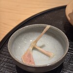303677215 - 三つ骨部分をいただきました