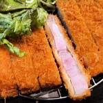 キッチン REST - うぉーーー、凄い脂身やん