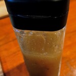 キッチン REST - 気を取り直して、ドレッシングをかける