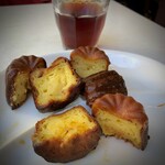 バル マルシェ コダマ - 4皿目:カヌレ祭り。ドリンクとカヌレだけでも満足できる美味しさです。