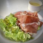 バル マルシェ コダマ エキュート品川店 - 2皿目:生ハムとレタス