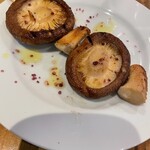 肉とワインとクラフトビール アンカーグラウンド - 椎茸焼き