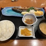 海鮮茶屋 一鮮 - 【2025.6.9(月)】本日の焼魚定食（並盛・サバの一夜干し＋ご飯＋味噌汁＋漬物＋惣菜）990円