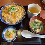 囲み家 - あさり卵とじ丼