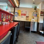 丸髙中華そば - カウンター広々