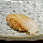 秋葉原 鮨 上村 - 一ノ鮨 ～ヒラメの昆布締め～