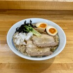 麺屋 しん蔵 - 限定
      背脂煮干しらぁ〜めん(細麺)1000円
      味付玉子 150円