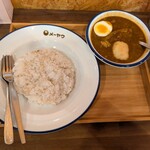 早稲田メーヤウ - インド風ポークカリー（普通盛り270g）¥1,400
