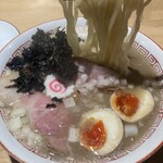 煮干しのビリー - 濃厚煮干しと同じく､中太麺！