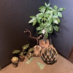 煮干しのビリー - 入口扉横