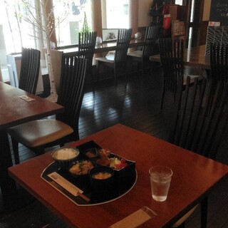 カフェダイニングBOND_2