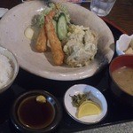 茶店鶴居村 - とり天・エビフライ定食