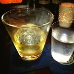 バー カスミチョウ・アラシ - ちょっといいことあった…かもなんで、スモークしたスコッチをスコチ頂いてます❤