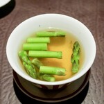 アカ - ハモンセラーノのスープ/グリーンアスパラガス