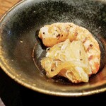 アカ - えびとフカヒレのアヒージョ