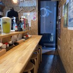 和み亭 - カウンター9席程のこぢんまりとしたお店です。