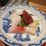 和食と和酒 おがた - 刺身盛り合わせ。