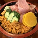 羽黒寿司 - 雲丹と鮪がてんこ盛り