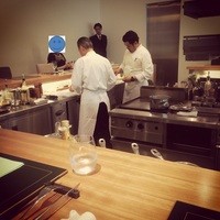 ラトリエ・ムッシュー - 動線が自由自在のカウンターラウンド式！！座席は全部カウンター席。