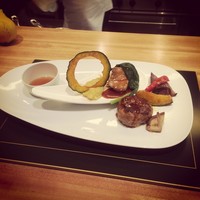 ラトリエ・ムッシュー - 梅山豚プレート
                仏蘭西風東坡肉・100%ハンバーグがたまりません！