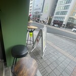 STREET BAR PIN - 席は完全にオープン