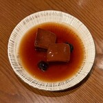 富錦樹台菜香檳 - 豚バラ肉の角煮 ナツメとハイビスカスのソース