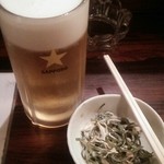 生中６５０円とお通しの昆布サラダ