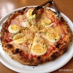 イル・ターボロ - ロースハム、ゆで卵、玉葱、ピーマンのトマトソースピザ　2014.9.2(火)12時半　ピザランチ美味しい！パンナコッタも(^^♪1300円