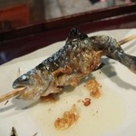 Hitomi Sansou - 『岩魚の炭火焼き・ガーリックオイル』