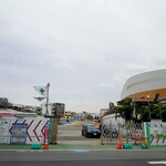 味楽 - その横には、"外苑西通り"の延長部分が工事中。