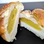日進堂 - レモンあんぱん