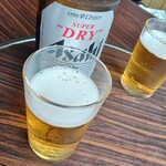 第一亭 - まずは〜瓶ビールで乾杯