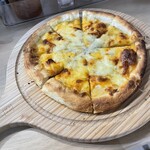 かわんぐい - 4種のチーズピザ&はちみつ！