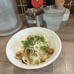 エキトンの店 井の庄  - サービス豚ライス
