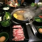 天外天 - お肉に海鮮、お野菜など、たくさん取ってきました！