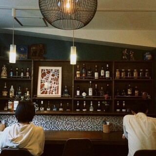 落ち着いた店内