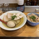 303727730 - 特製塩そば、ローストポーク丼