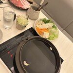 黒豚あじと 福岡赤坂店 - 