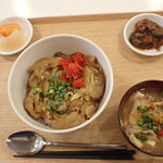 トーコーキッチン - 和風カレー丼 副菜二品 豚汁