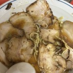 亀有飯店 - チャーシュー12枚食ってもまだまだある