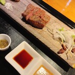 炭火焼きステーキ灰屋 - 