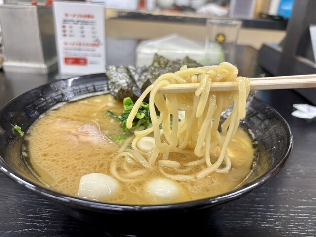 横浜家系ラーメン 貴一（きいち） - 赤湯（ラーメン）の写真