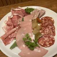 生ハムサラミの盛り合わせ