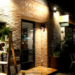 Italian Kitchen VANSAN 鷺沼店 - レンガで覆われたお洒落な外観