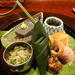 百味処 おんじき - どれも美味しいのですが,胡麻豆腐&鯛寿司[粽の中]が美味しかったぁ(人*´∀｀)