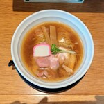琥珀重ね醤油そば 850円