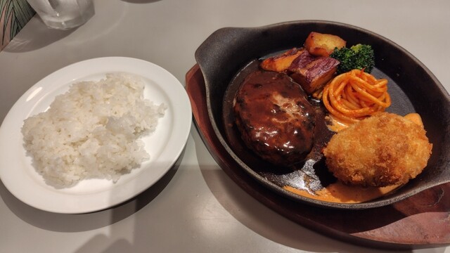 Restaurant & Cafe BON COCOTTE