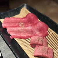 上等焼肉 ひらく - タン２種