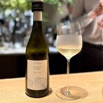 マンサルヴァ - この、ロジェ・パビオのプイィ・フュメ、すごい好み！
      滑らかな舌触りで、品がある。
      尖ったところのないソーヴィニヨン・ブランで、アスパラのスムースさとも親和性ありますね。