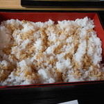 かわ広 - タレを掛けて